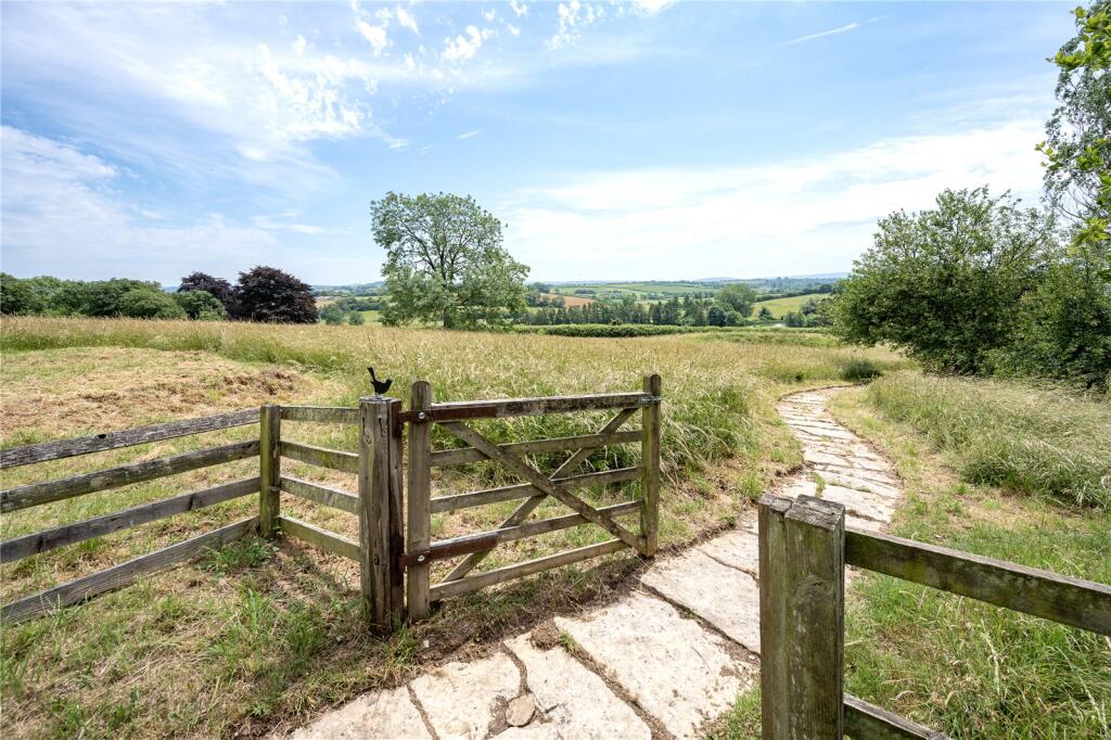 House in Salisbury - View 5
