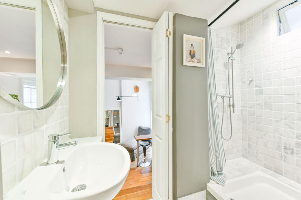 Apartment in London - More