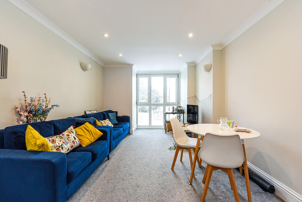 Apartment in Winchester, Hampshire - View 4