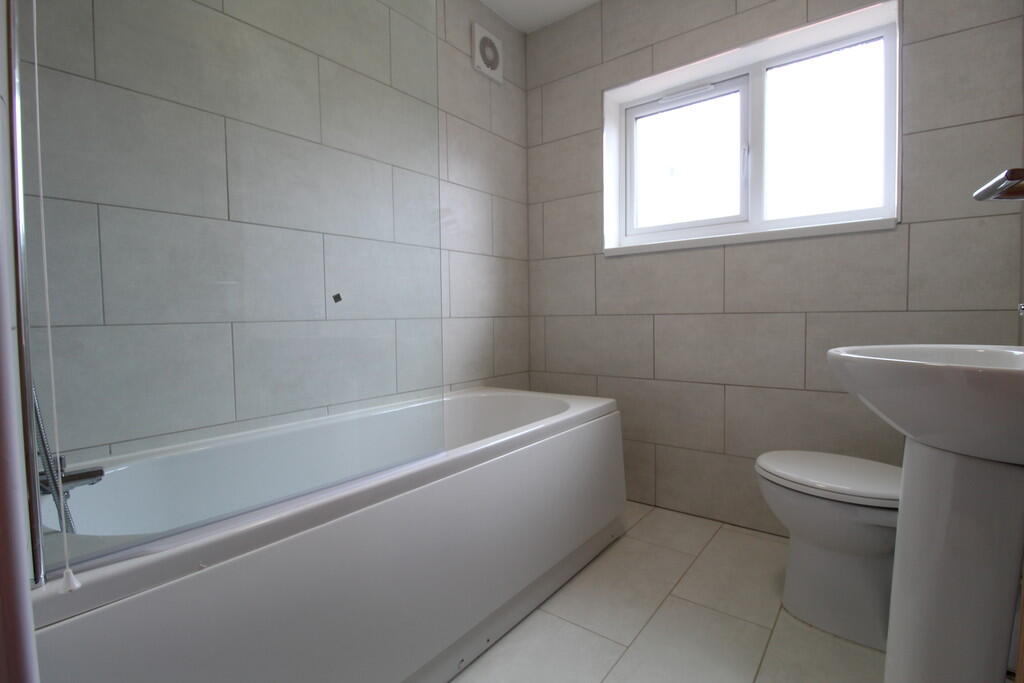 1 bedroom house share for rent