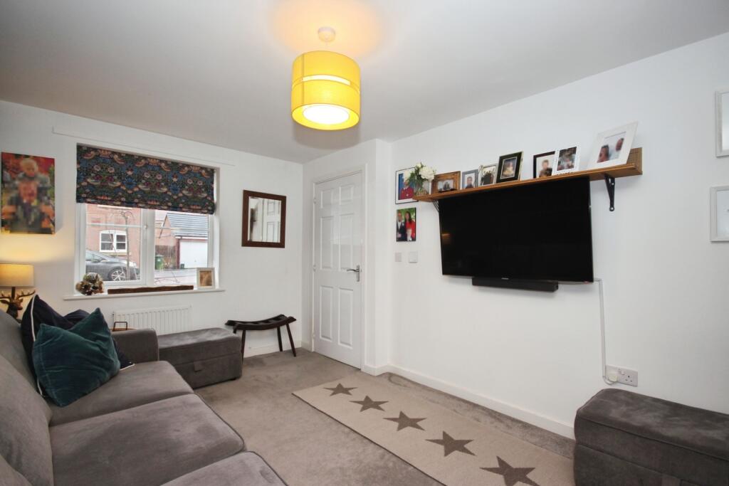 Bennett Grove, Bishops Tachbrook, Leamington Spa, Warwickshire, CV33 photo 2