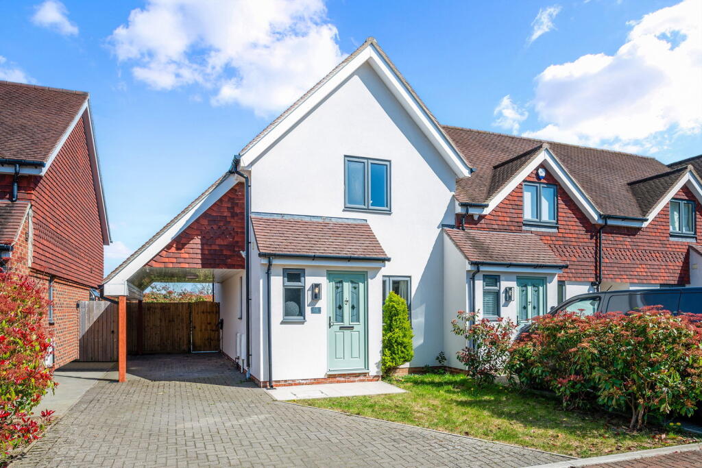 Main image of property: Hayward Mews, Lingfield, RH7 6GT