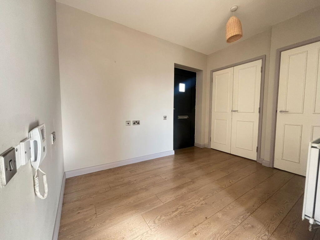 Arundel House, Thornbury Way, Walthamstow, E17 - More
