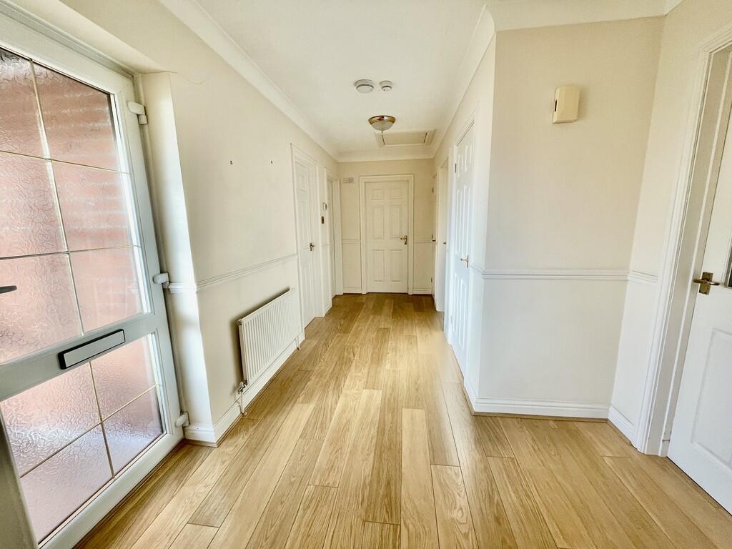 3, Bramley Close, Fleet Hargate photo 3