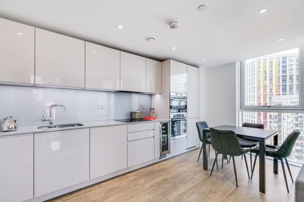 Apartment in London - View 5