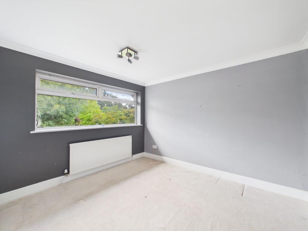 House in Southend-on-Sea - More