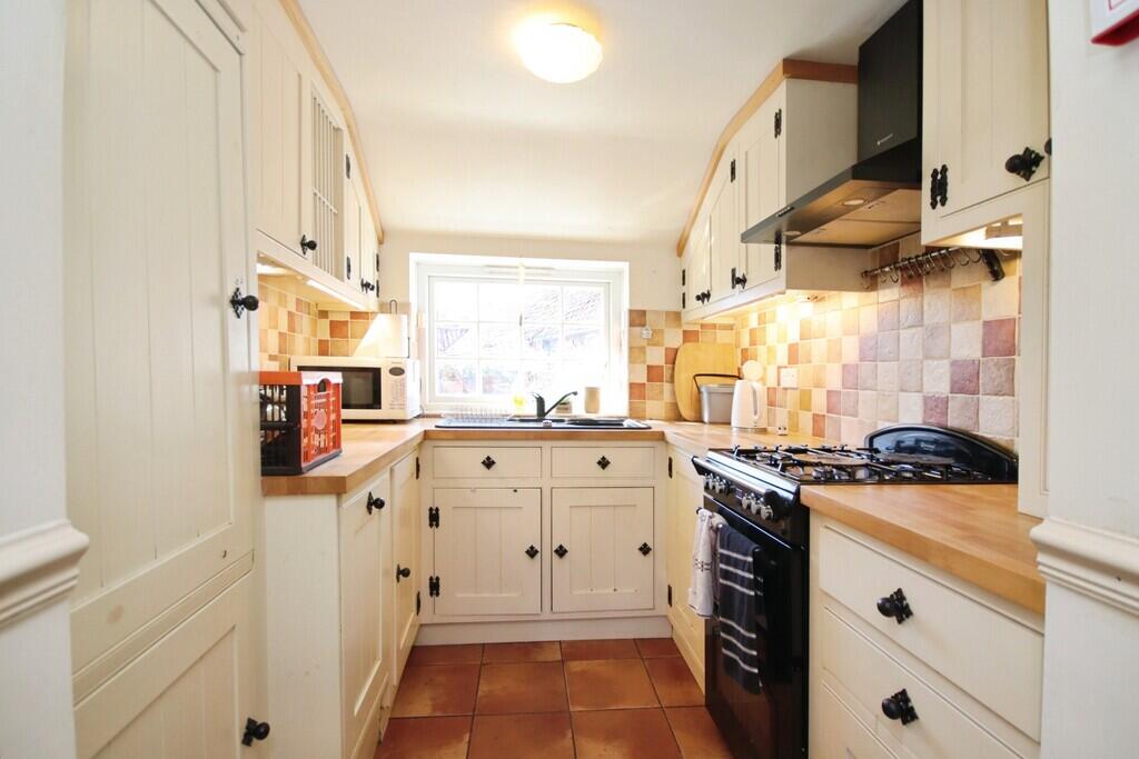 House in Lincoln - View 5