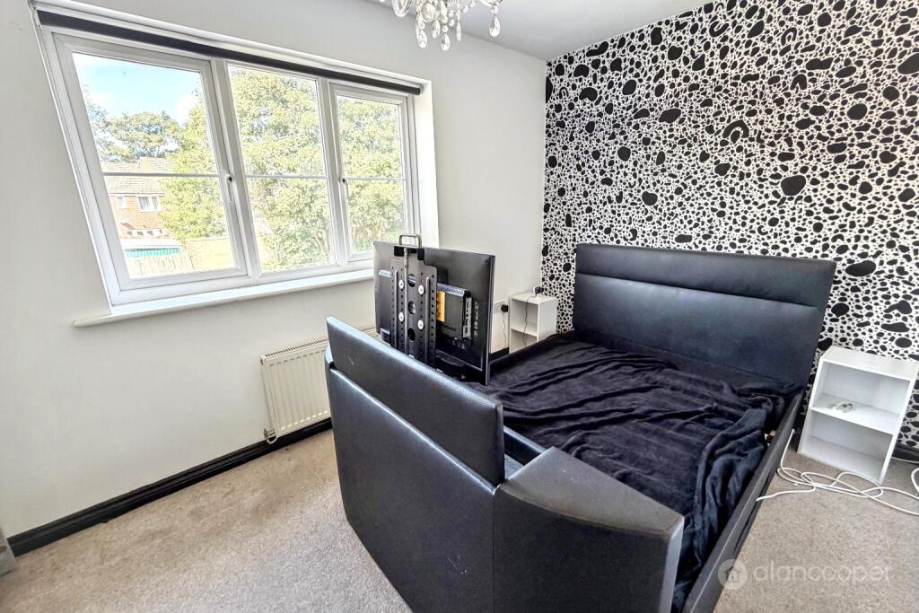 House in Nuneaton and Bedworth, Camp Hill - More