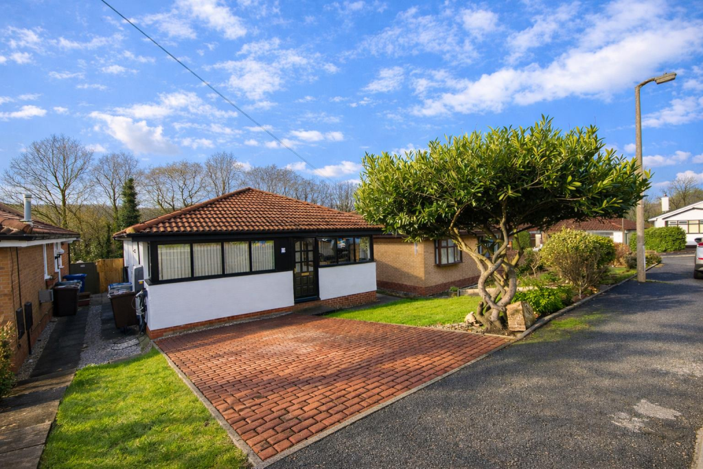 3-bed detached on 38, Cheshire Court, Ramsbottom, Bury, £349,250