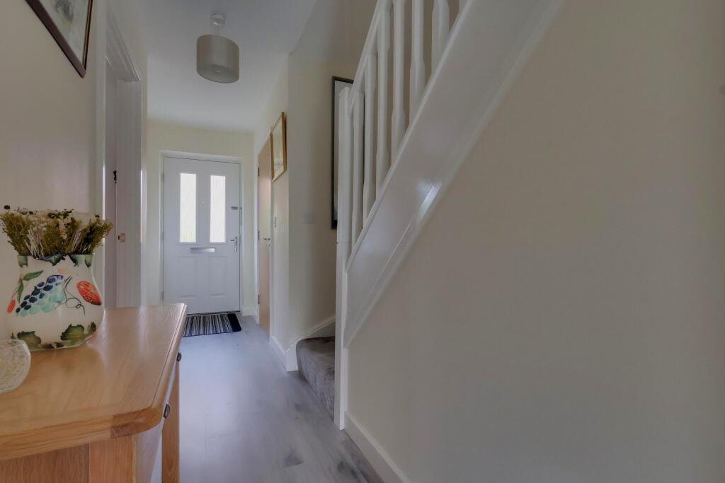 Garrett Close, Havant photo 4