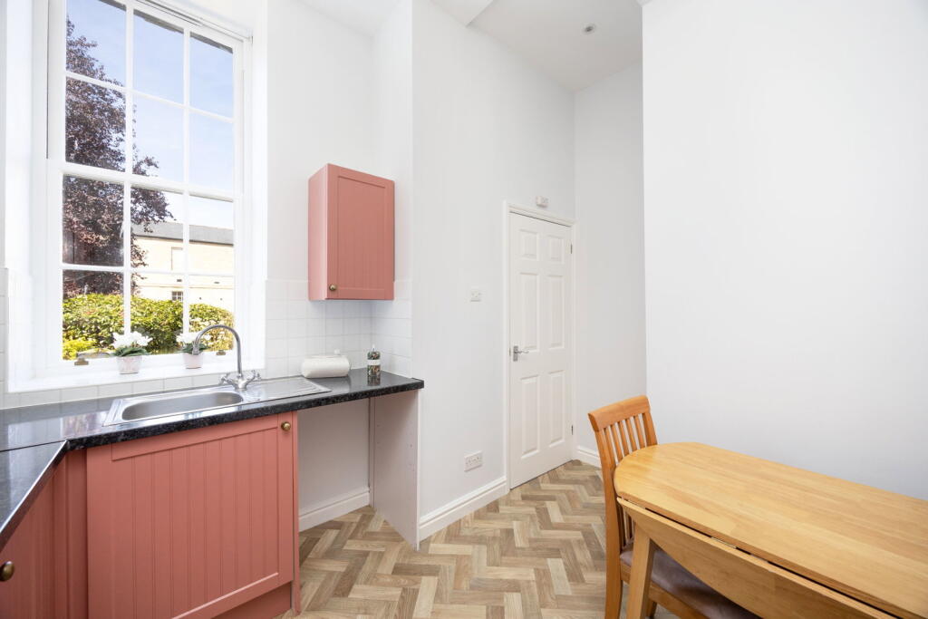 Bowes Court, Thomas Wyatt Road, Devizes, SN10 5FQ photo 4