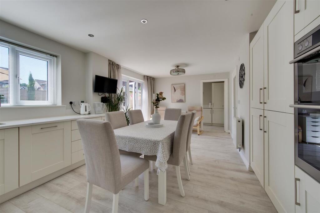 Mellors Field Close, Sandbach, CW11 photo 2