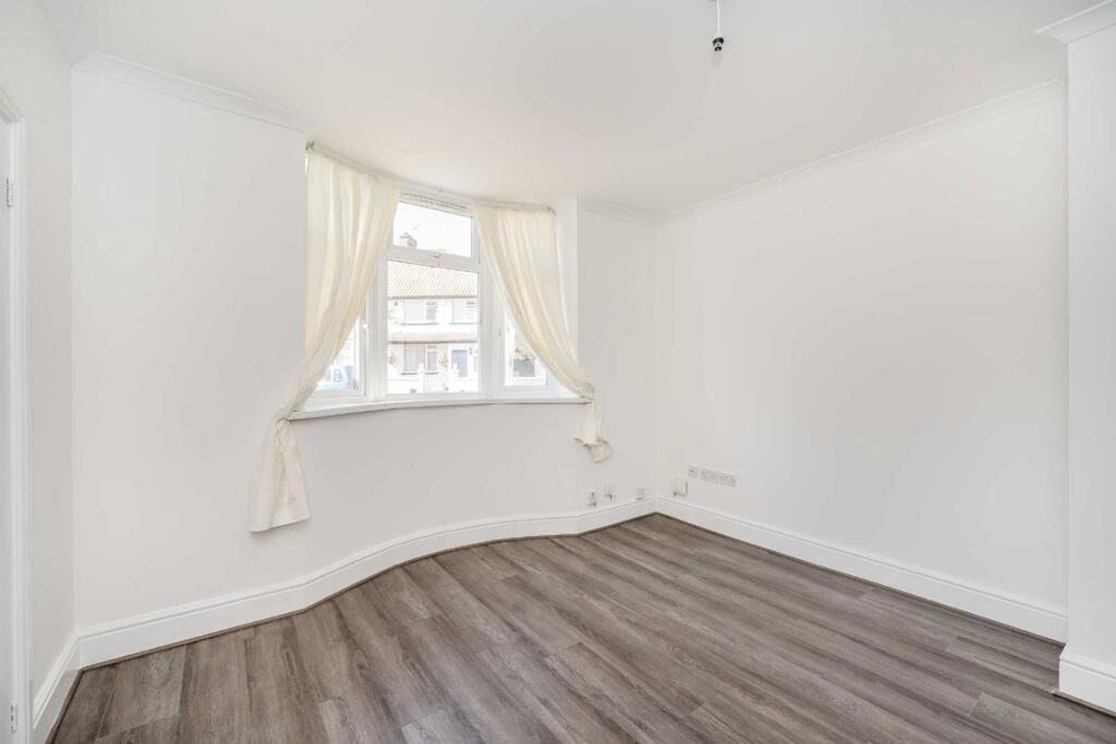 House in Southall - View 5