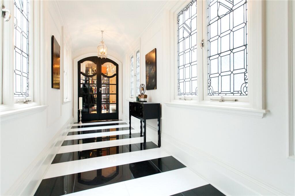 Apartment in London - More