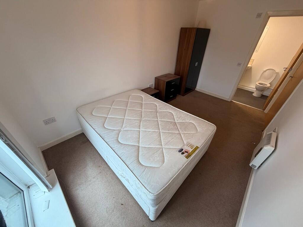 Apartment in Manchester - View 5