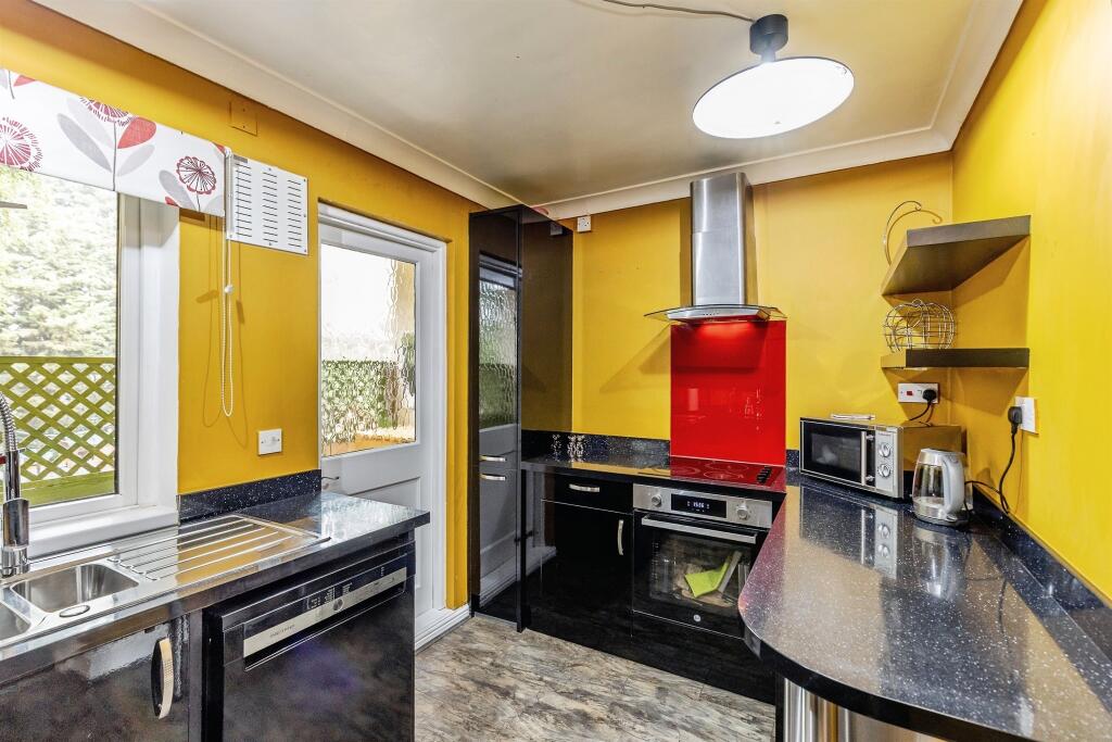 Apartment in Bristol, Henbury - More