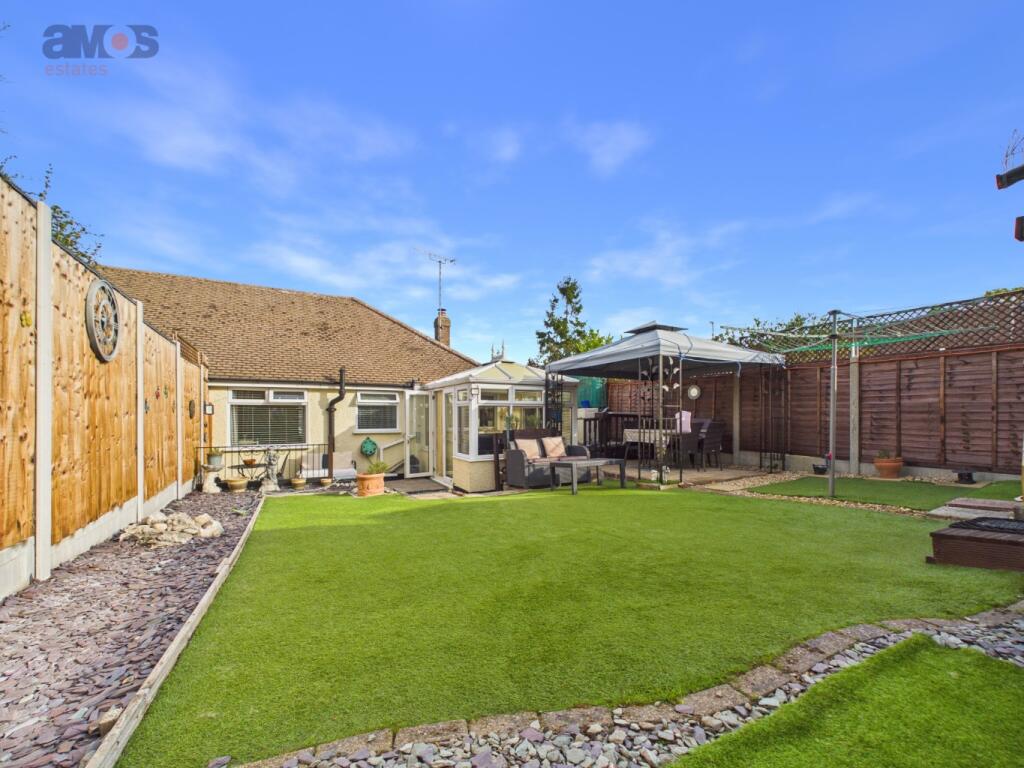 House in Castle Point, Hadleigh - View 2