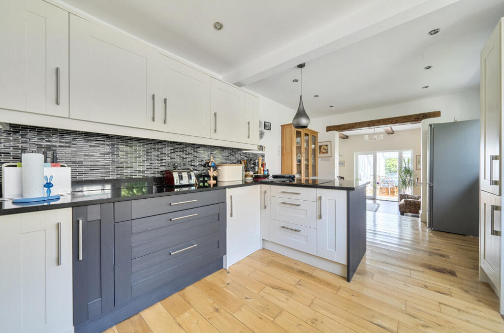 House in Bracknell - View 3