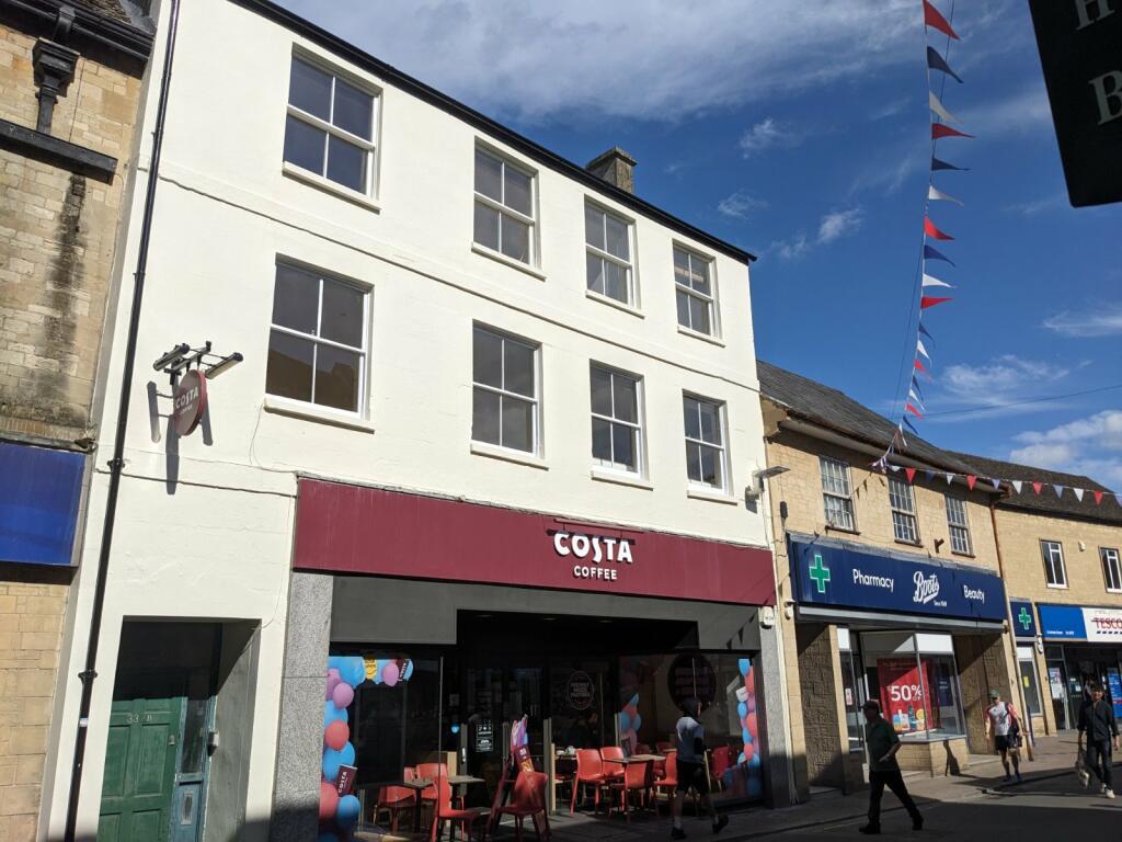 3-bed flat on West Way, Cirencester, Gloucestershire, GL7, £225,000