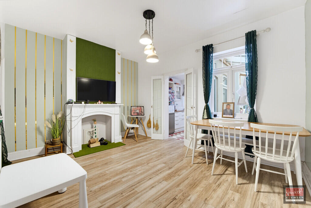 House in Twickenham - View 5