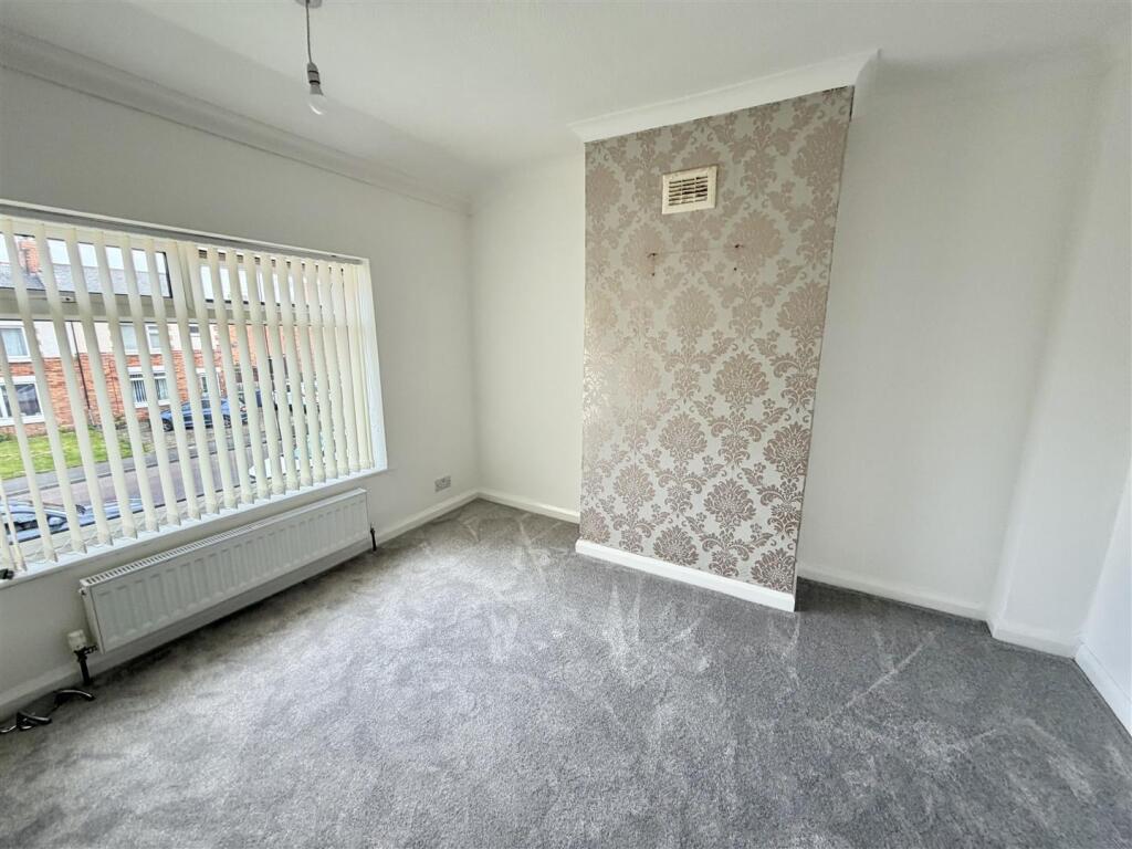 House in Houghton-le-Spring, Dairy Lane Estate - View 5
