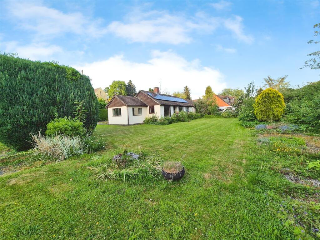 3-bed detached on Aston Munslow, Craven Arms, £280,000