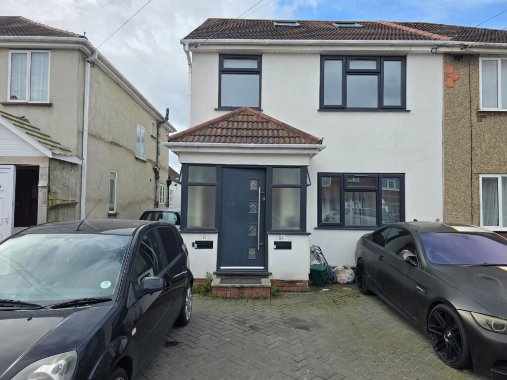 Main image of property: Gledwood Avenue, HAYES, UB4 0AW