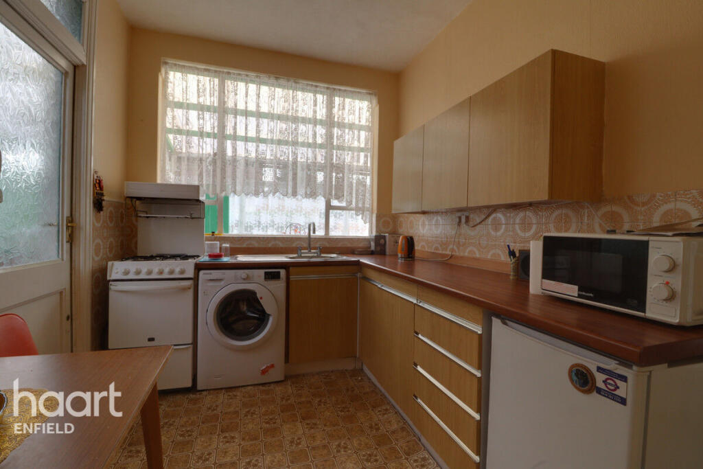 Manorway, Enfield photo 4