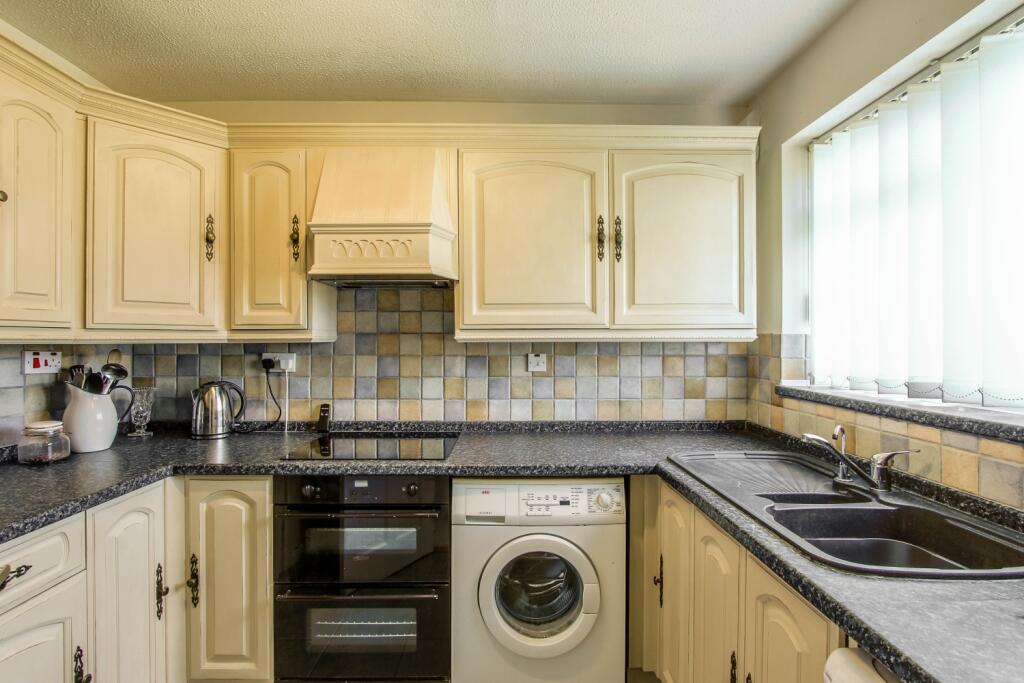 Additional image 4 of Leaches Close, Tintinhull