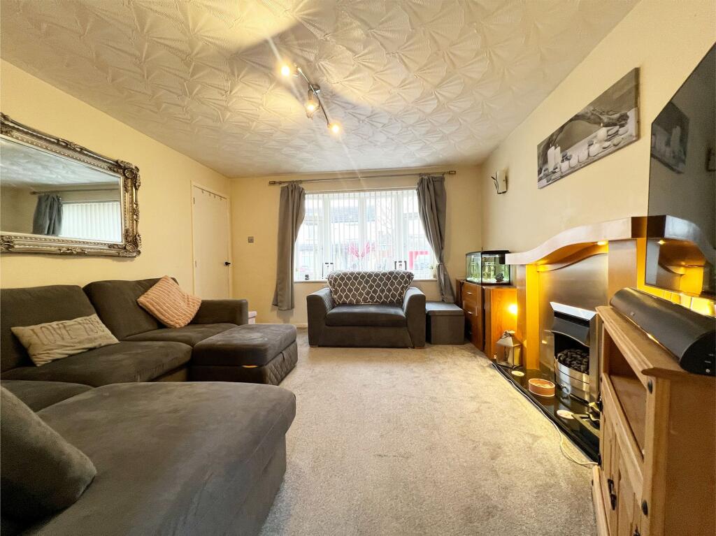 Crossley Lane, Huddersfield, HD5 photo 3