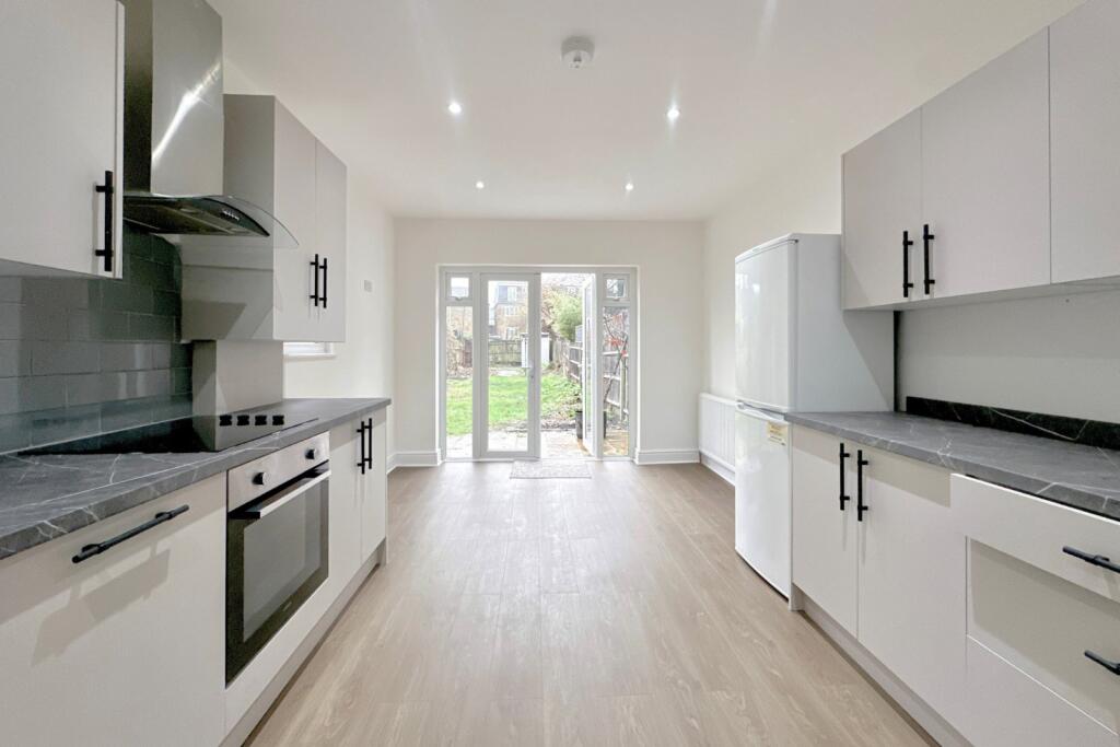 Main image of property: Elmers End Road, London, SE20