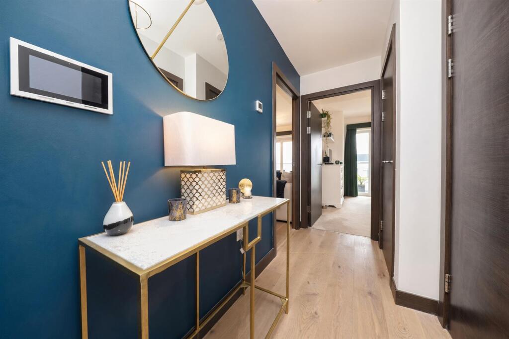 Apartment in Denham Green, Denham - View 4