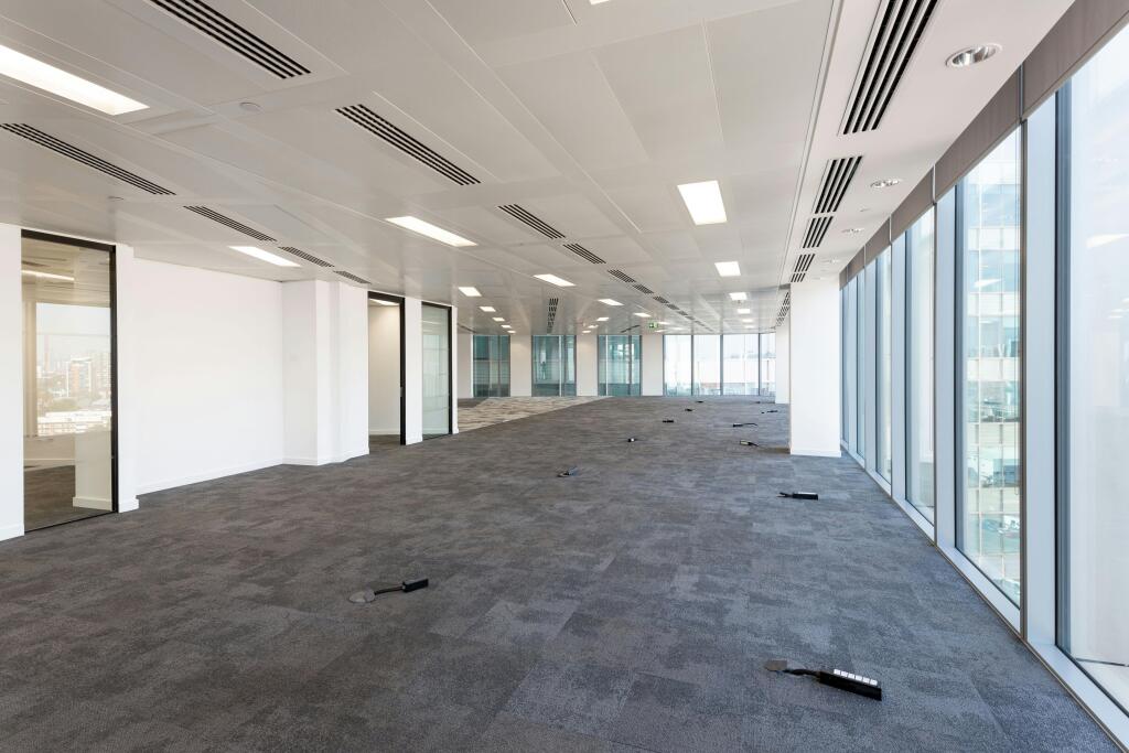5 Churchill Place 60.jpg