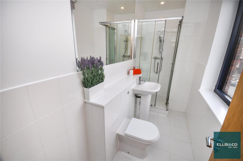 Apartment in London - View 3