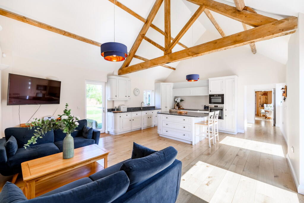 House in East Staffordshire, Kingstone - More