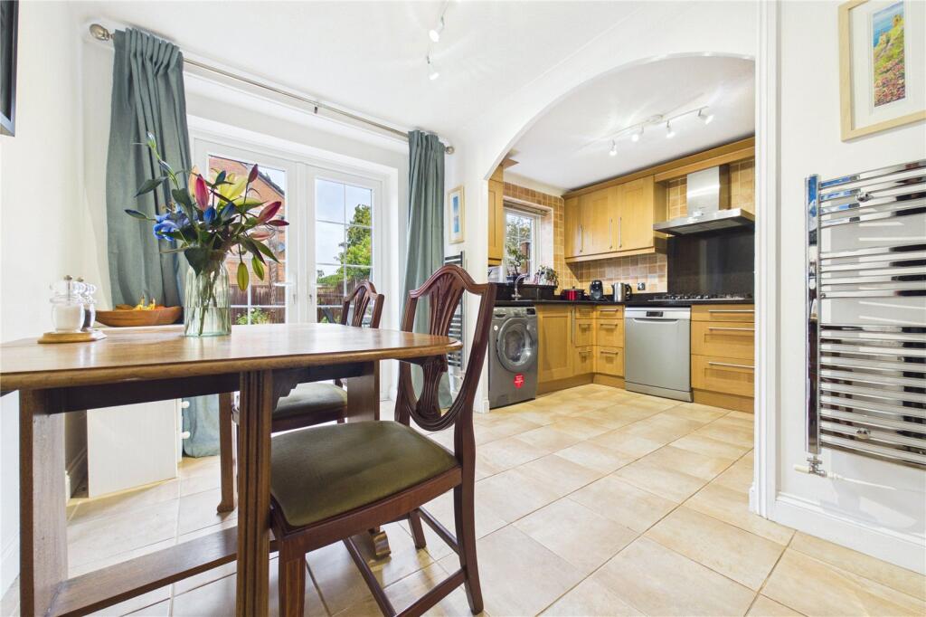 House in Burghfield Common, Burghfield - View 5