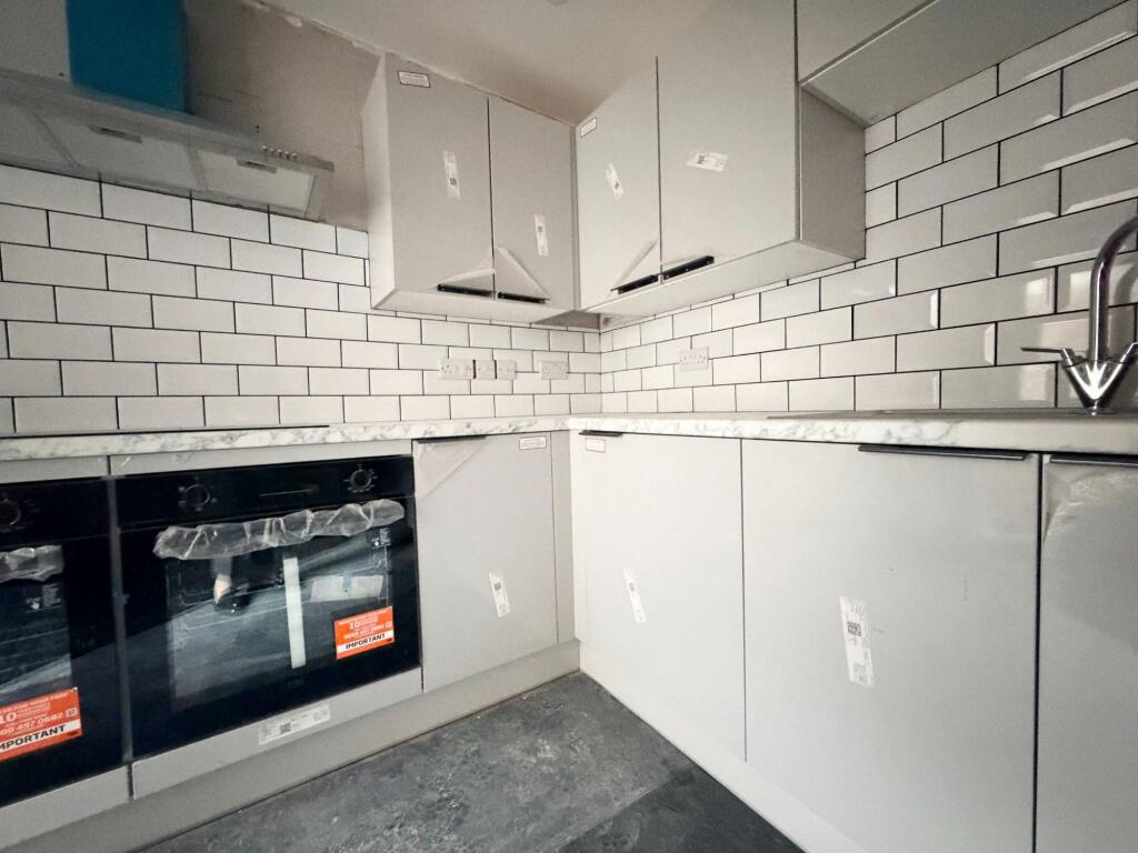 Main image of property: 28 St Andrews Square, Hastings, TN34