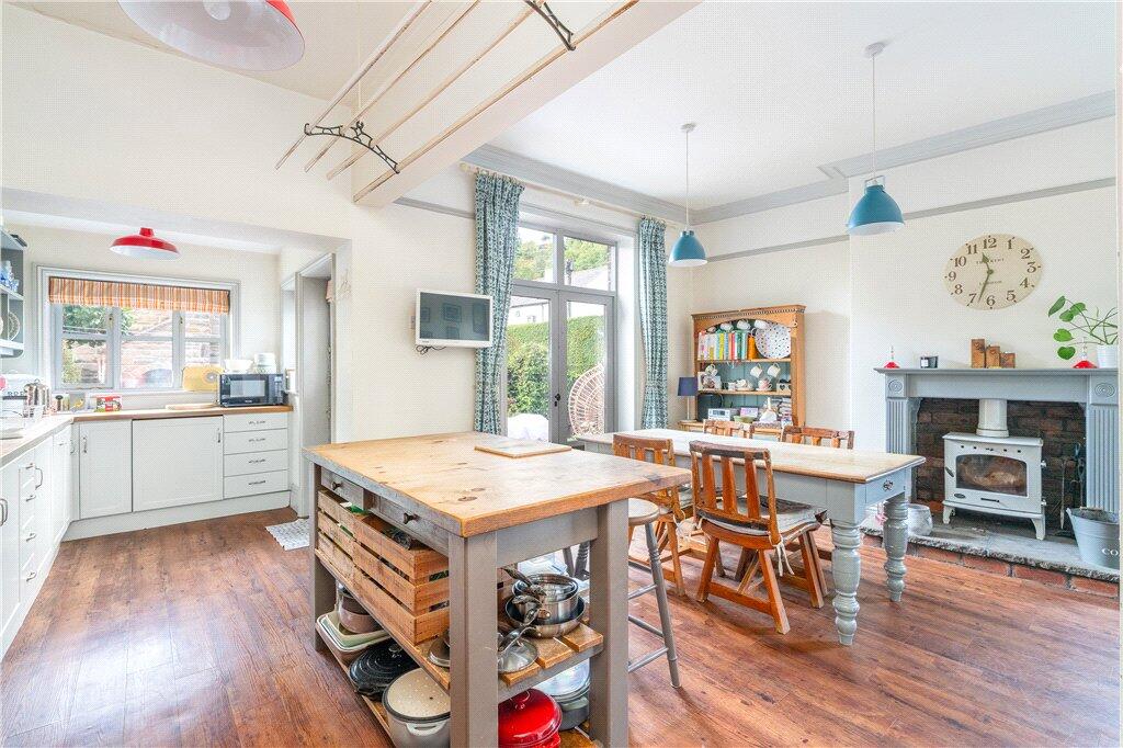 Threshfield, Baildon, West Yorkshire, BD17 photo 4