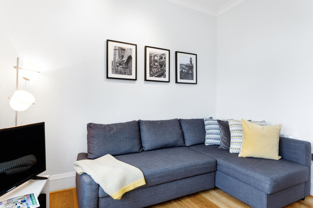 Apartment in Harrogate - View 3