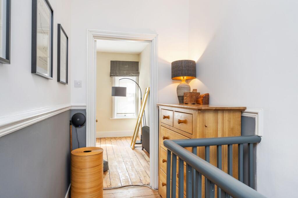House in Winchester, Harestock, Fulflood - More