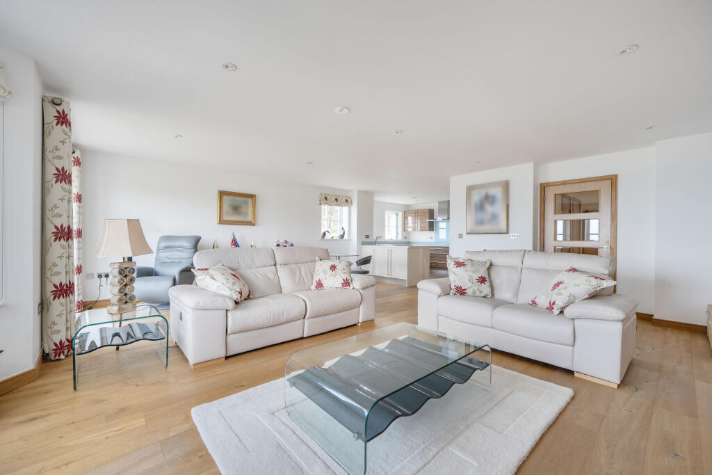 Apartment in Falmouth, Cornwall - More