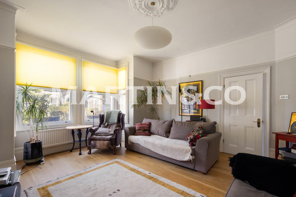House in London, Redbridge - View 5