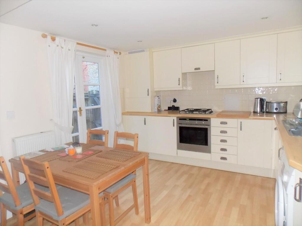 Apartment in Chichester, Midhurst - View 2