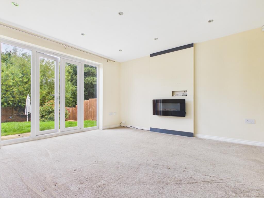 House in Newport - View 5