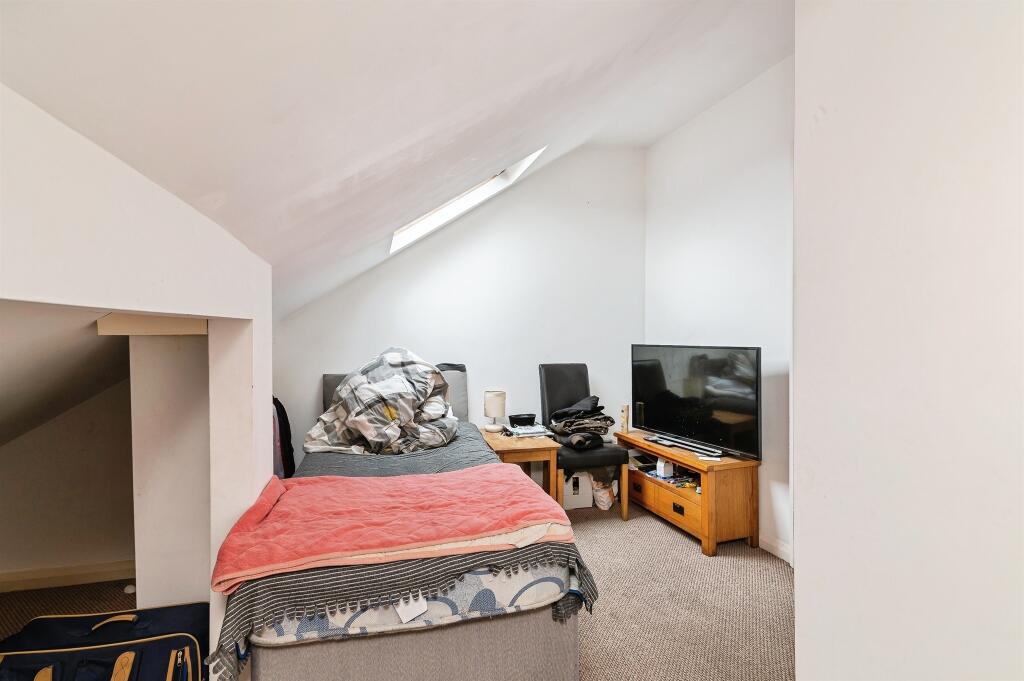 House in Ashfield, Hucknall - View 4