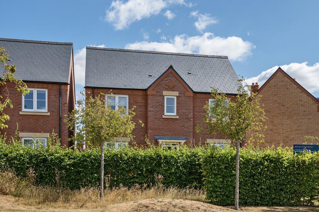 3-bed detached on Kingsmere,  Bicester, Oxfordshire, OX26, £400,000