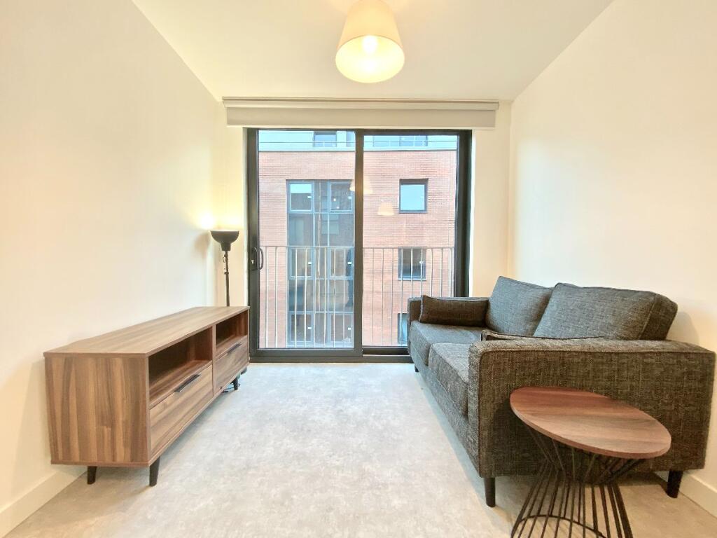 Apartment in Sheffield, South Yorkshire - More