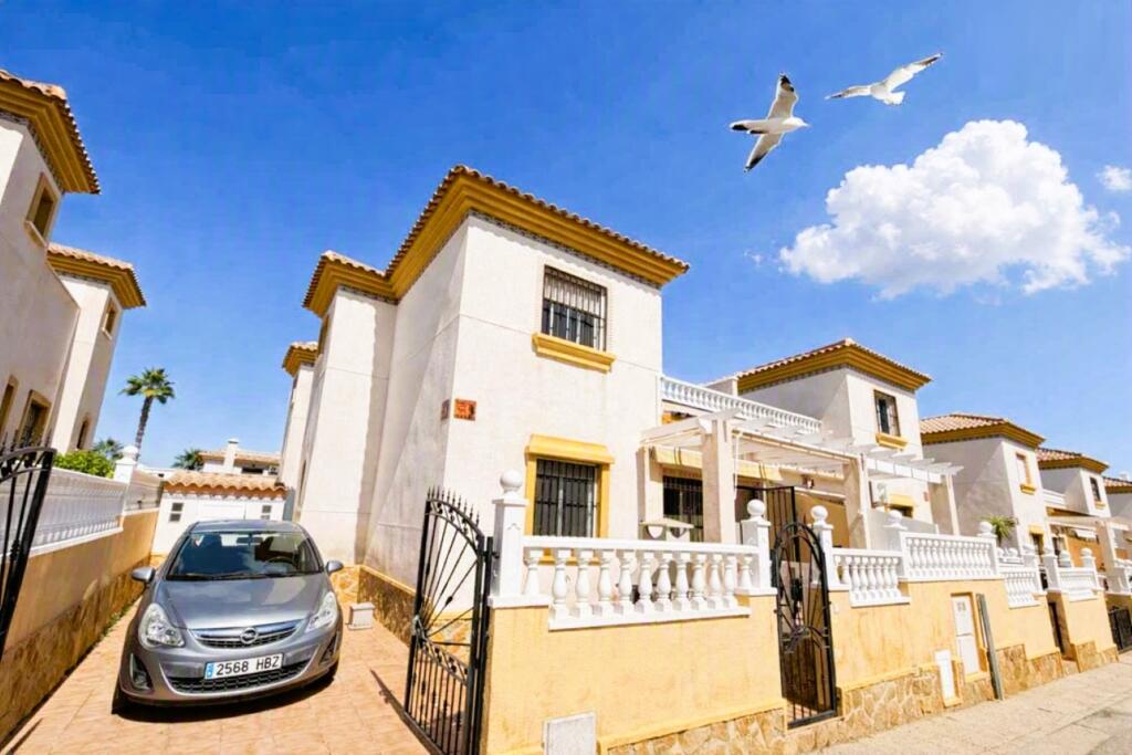 Main image of property: Valencia, Alicante, Villamartin