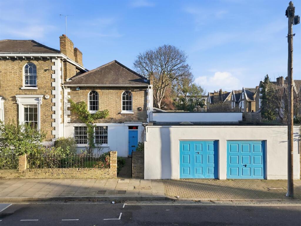 Main image of property: Mortimer Road, N1 4LH