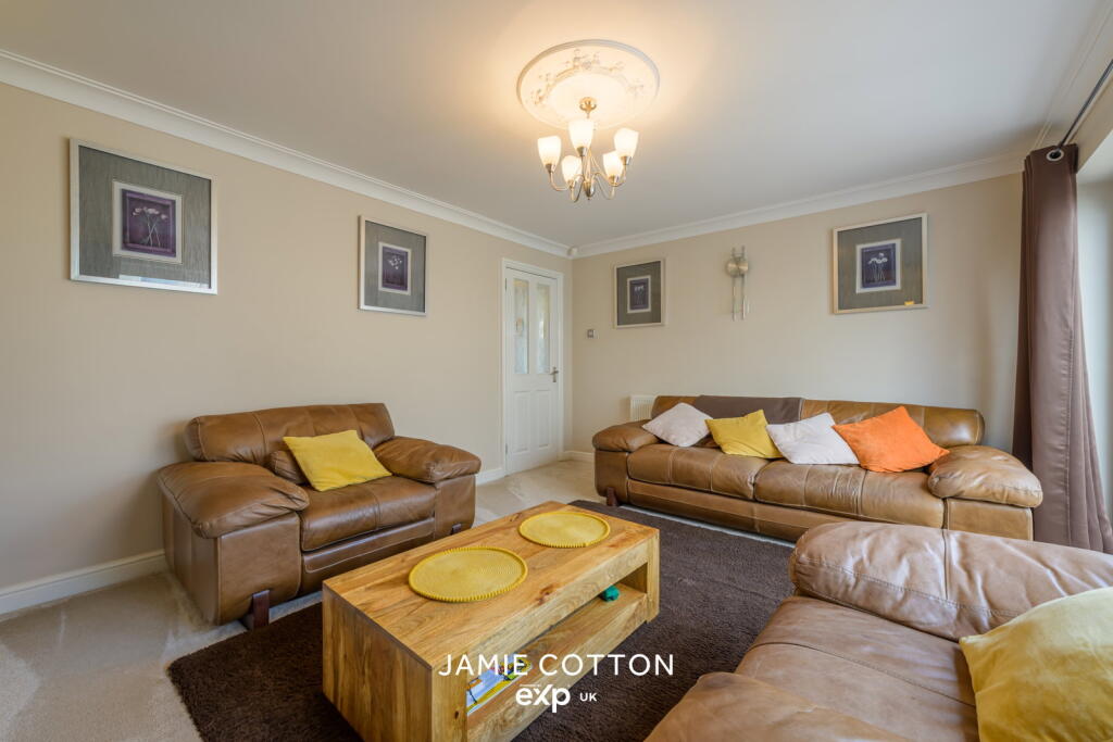 House in Dudley, West Midlands - View 4